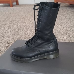 Dr. Martens mid calf 1914 boots size 7